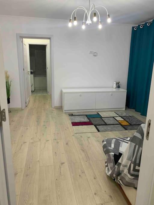 Apartament In Complex Rezidential Ramnicu Valcea Luaran gambar